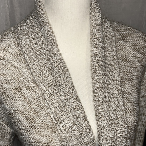 BP Cardigan - Picture 3 of 6